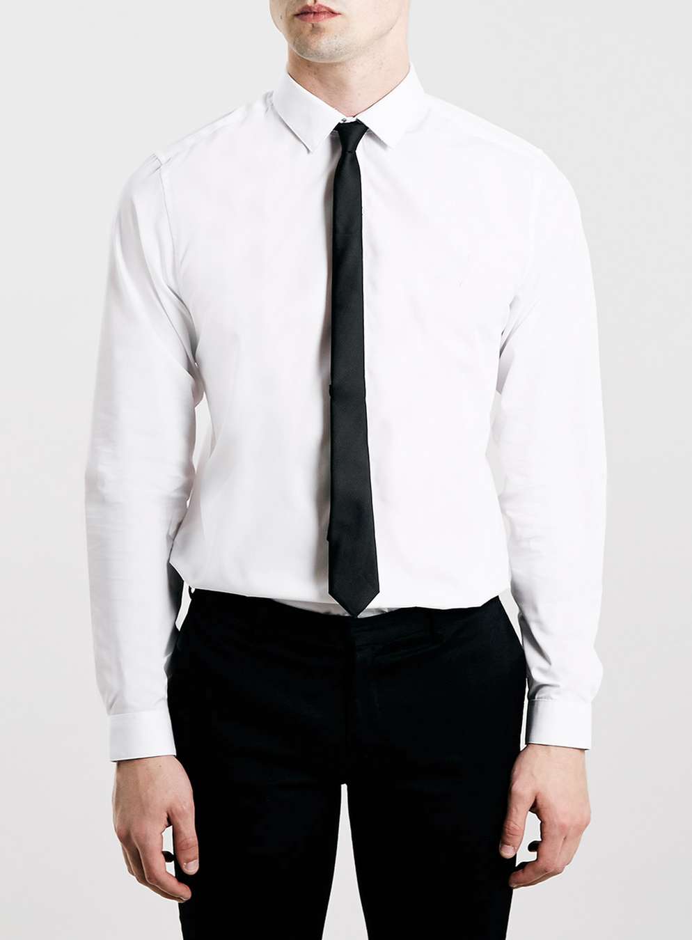 Черная и белая рубашка